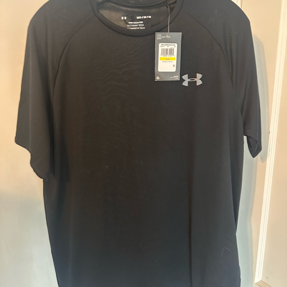 NEW Under Armour Men's Charcoal Tee medium size
